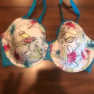 Sexy Floral & Lace Bra & NWT matching panties